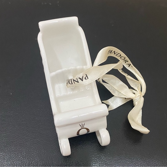 2014 PANDORA Santa’s Sleigh Holiday Christmas Ornament - Picture 5 of 15